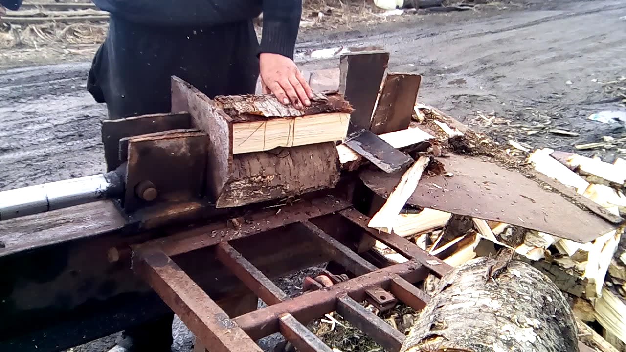 Дровокол гидравлический видео. Гидравлический дровокол Кузьмич. Дровокол гидравлический самодельный. Самоделки для колки дров. Нож для дровокола.