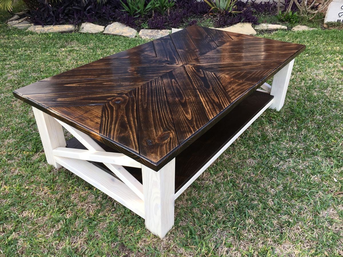 деревянный столик из брусков