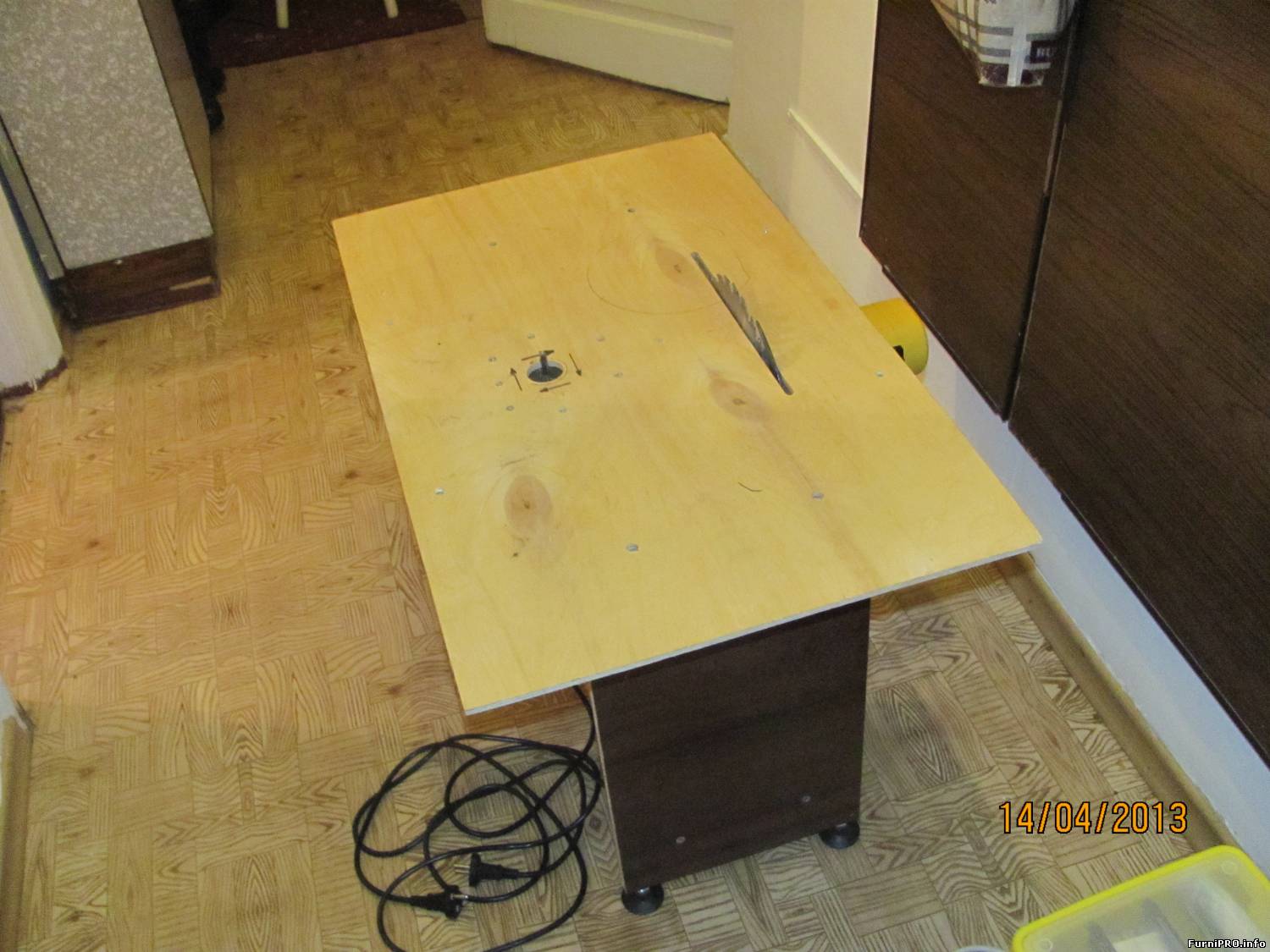 Самодельный складной стол для фрезера и циркулярки