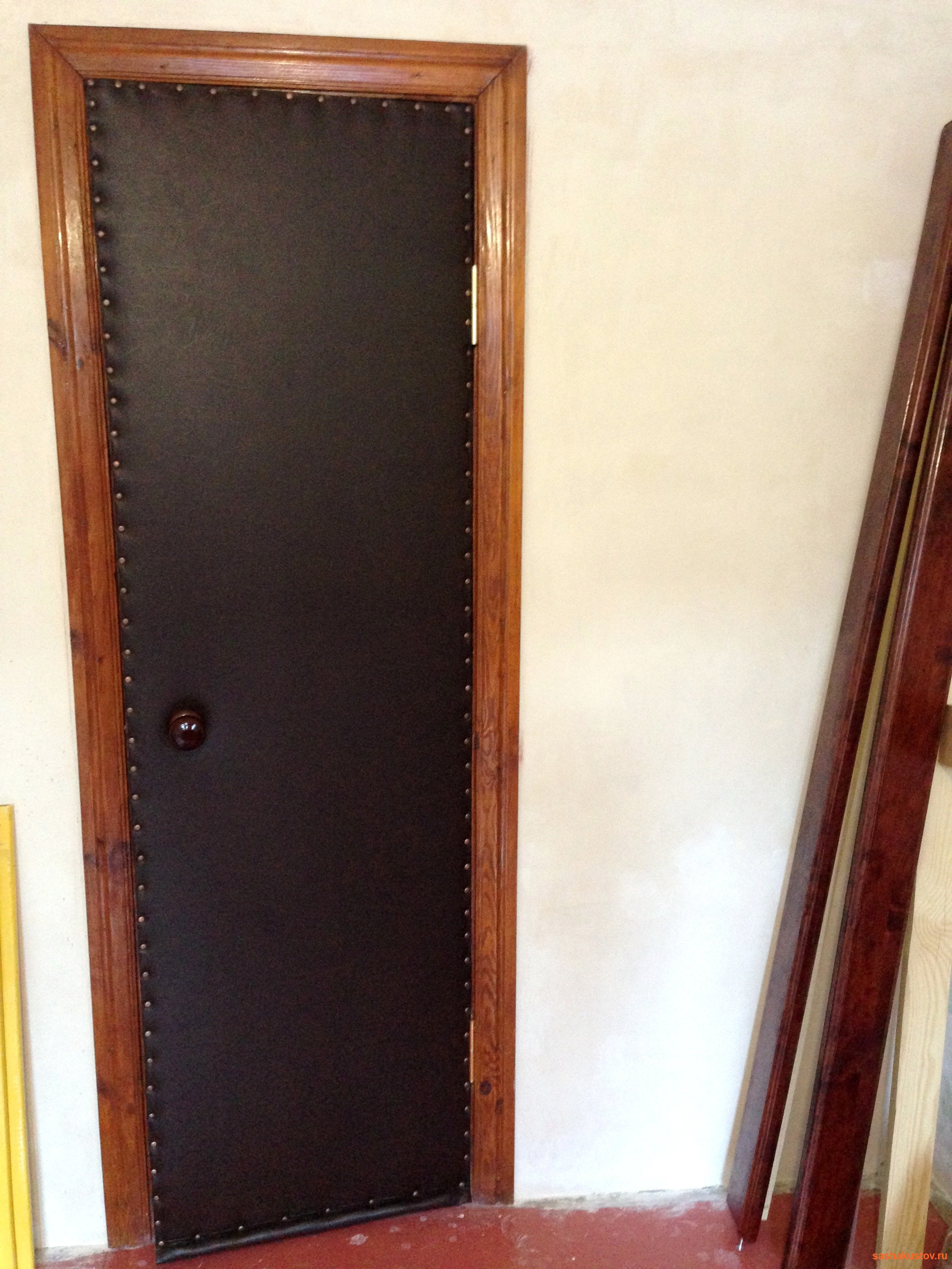 Обшивка деревянных дверей