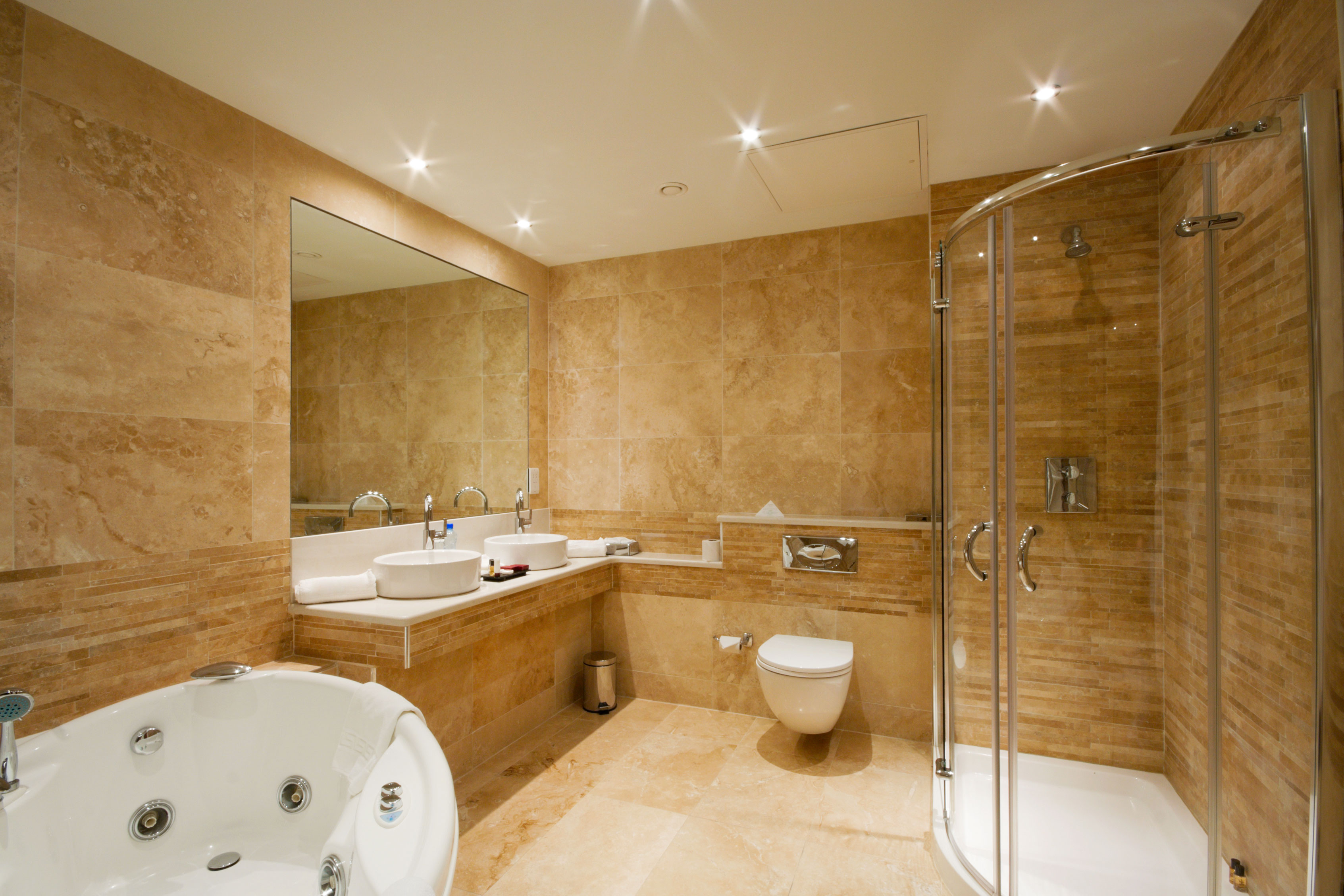 Что лучше душевая кабина или ванна в частном доме: ванна или душевая .